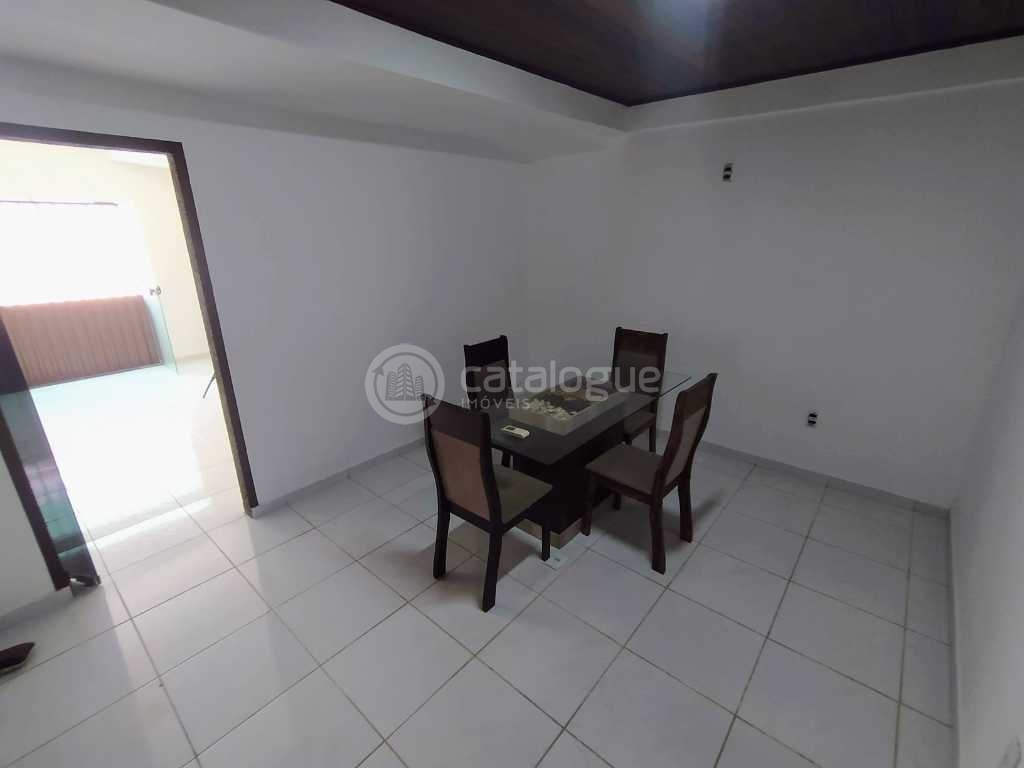 Casa em Capim Macio - Oportunidade