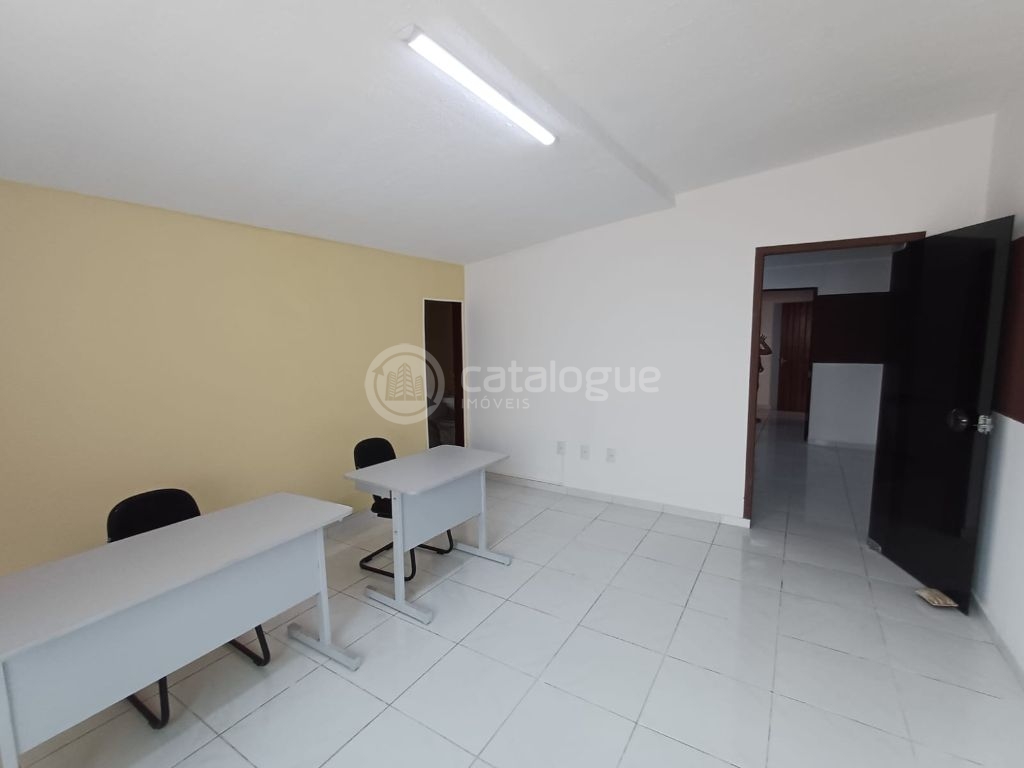 Casa em Capim Macio - Oportunidade