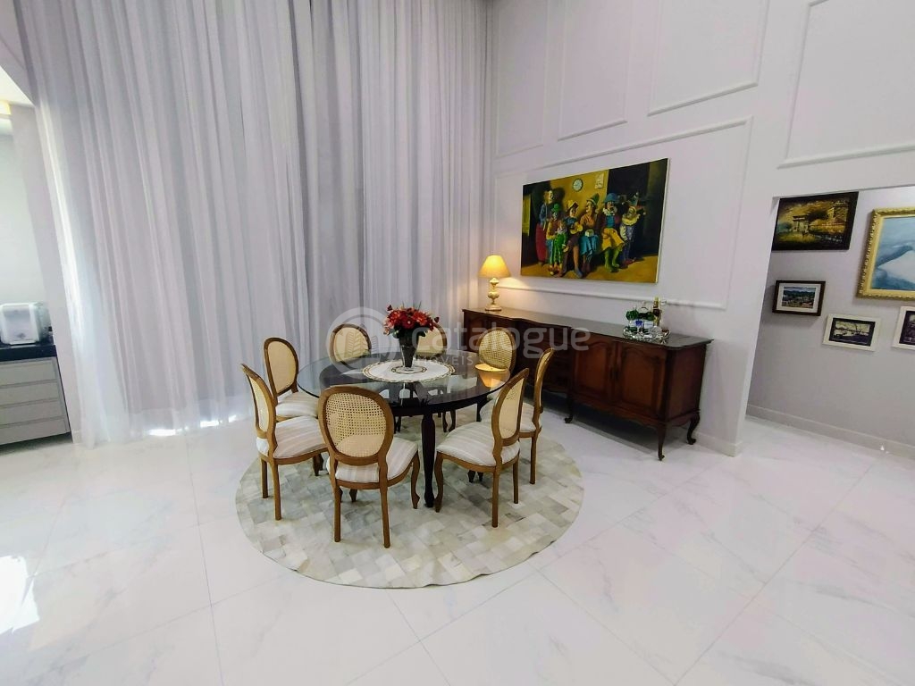 Casa Espetacular no Condomínio Chácara Bonfim