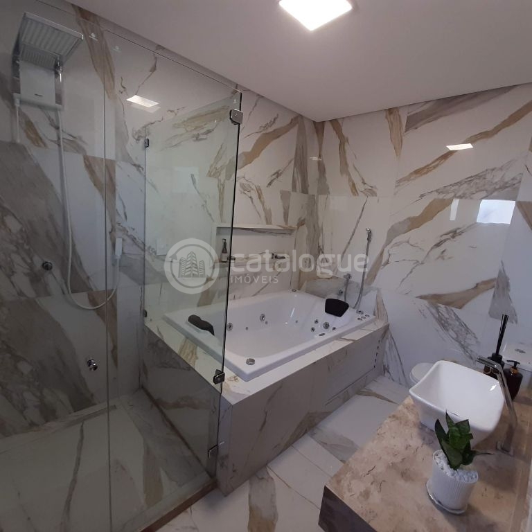 Excelente casa duplex com fino acabamento no Cajupiranga Condomínio Club