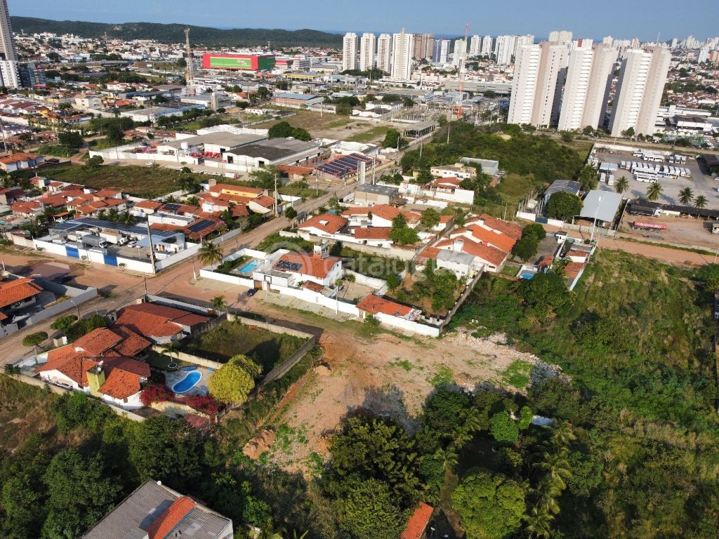 Área de 2000m² nas proximidades da integração