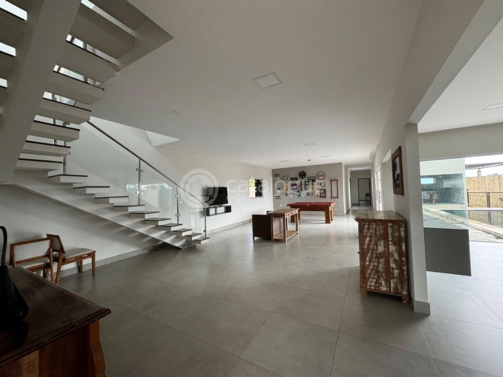 Casa a venda no fazenda real - com 659m2 de área construída 
