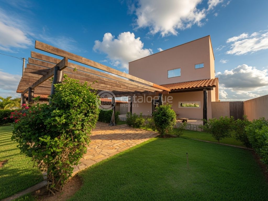 Casa a venda no fazenda real - com 659m2 de área construída 