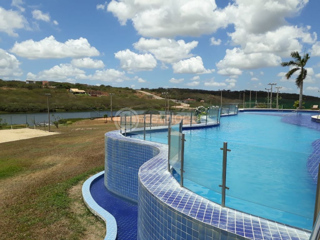 Lote no condomínio lagoa do mato, de esquina.