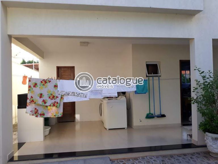 Venda de Casas / Padrão na cidade de Parnamirim