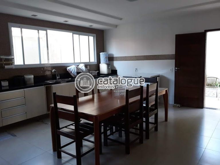 Venda de Casas / Padrão na cidade de Parnamirim