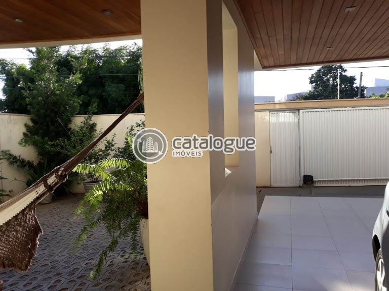 Venda de Casas / Padrão na cidade de Parnamirim