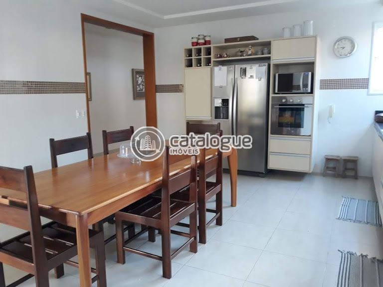 Venda de Casas / Padrão na cidade de Parnamirim