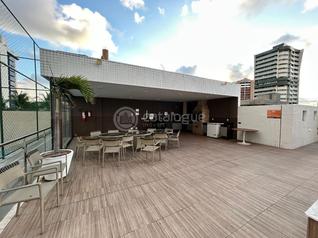 - Cobertura Duplex com 260m2 - 3 suites sendo 01 master com closet