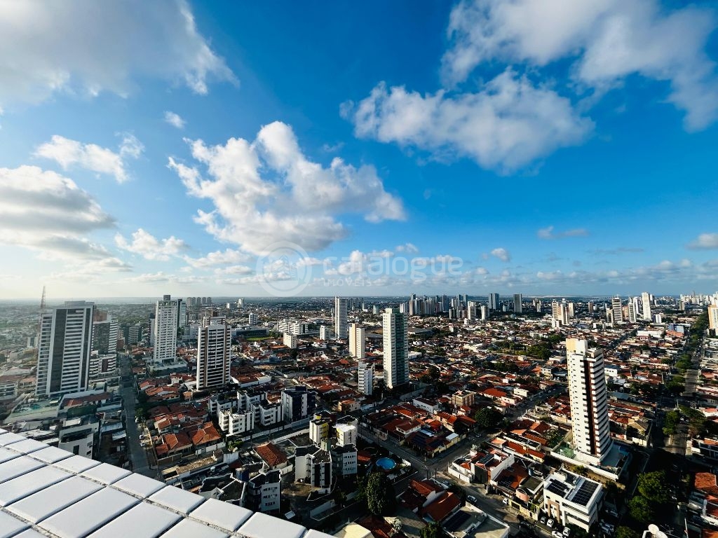 - Cobertura Duplex com 260m2 - 3 suites sendo 01 master com closet