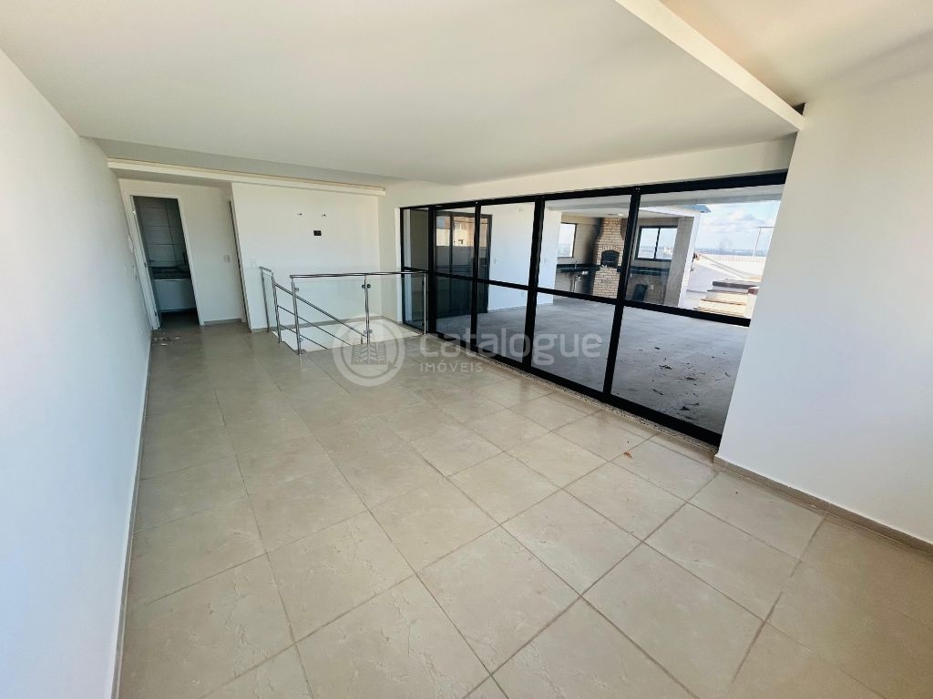 - Cobertura Duplex com 260m2 - 3 suites sendo 01 master com closet