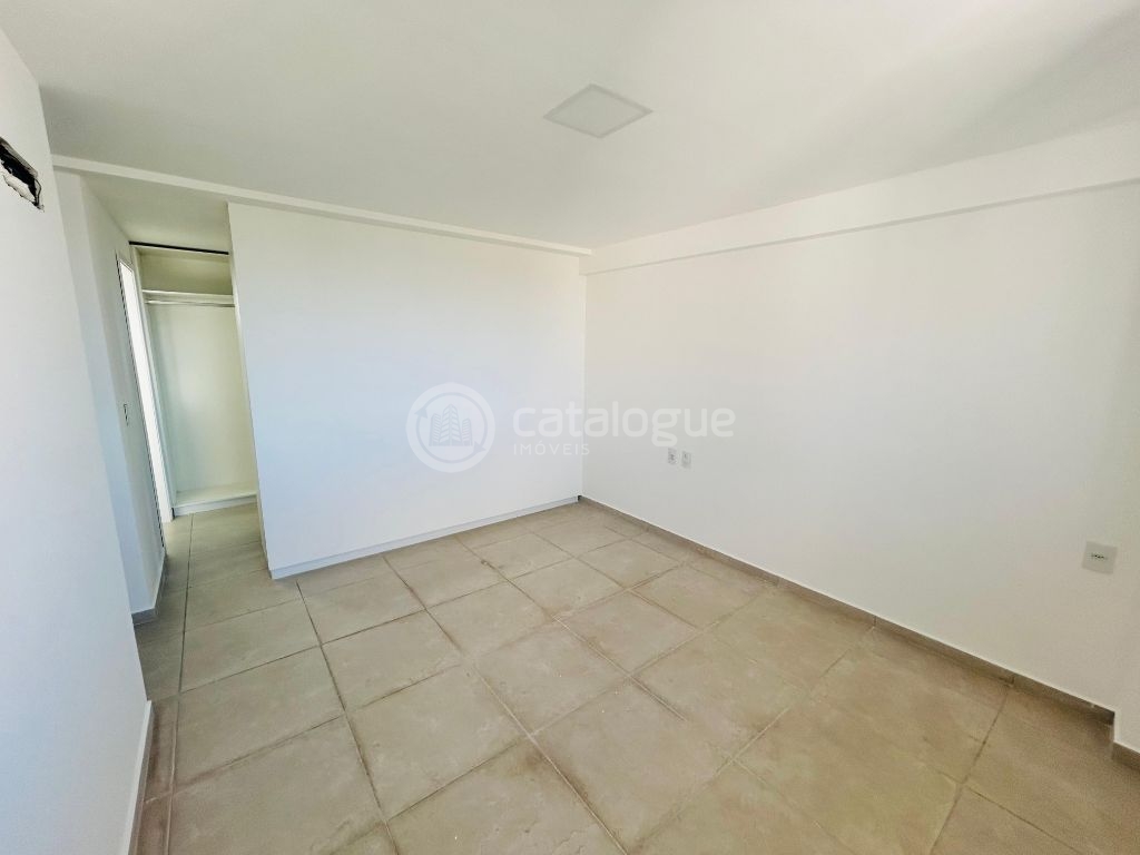 - Cobertura Duplex com 260m2 - 3 suites sendo 01 master com closet