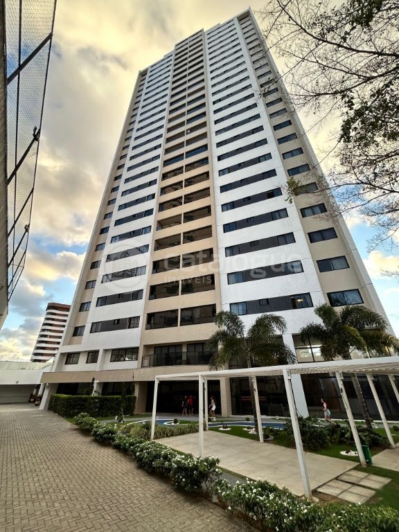 - Cobertura Duplex com 260m2 - 3 suites sendo 01 master com closet