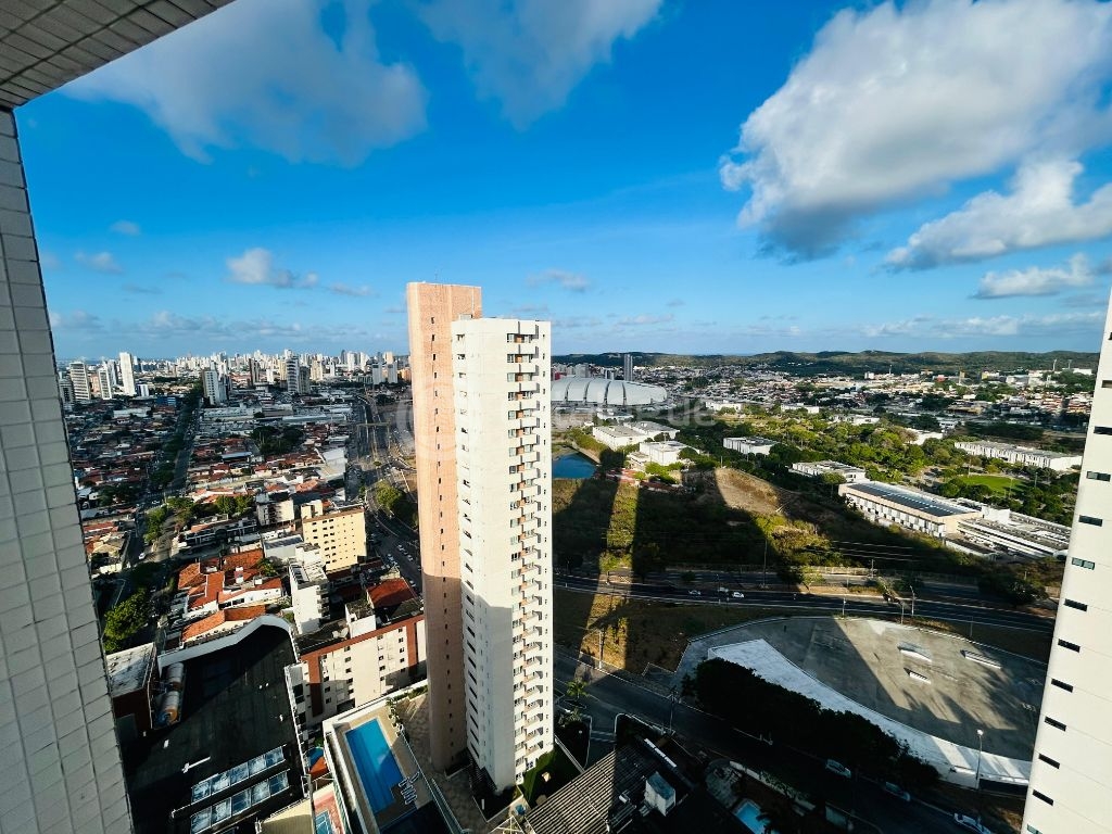 - Cobertura Duplex com 260m2 - 3 suites sendo 01 master com closet