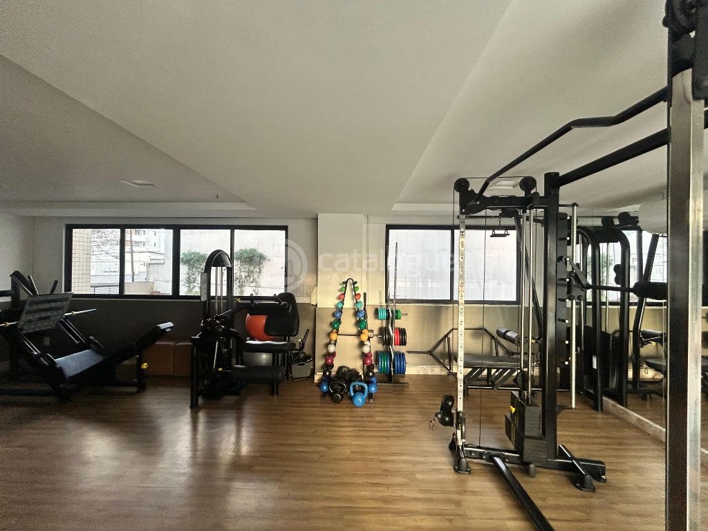 - Cobertura Duplex com 260m2 - 3 suites sendo 01 master com closet