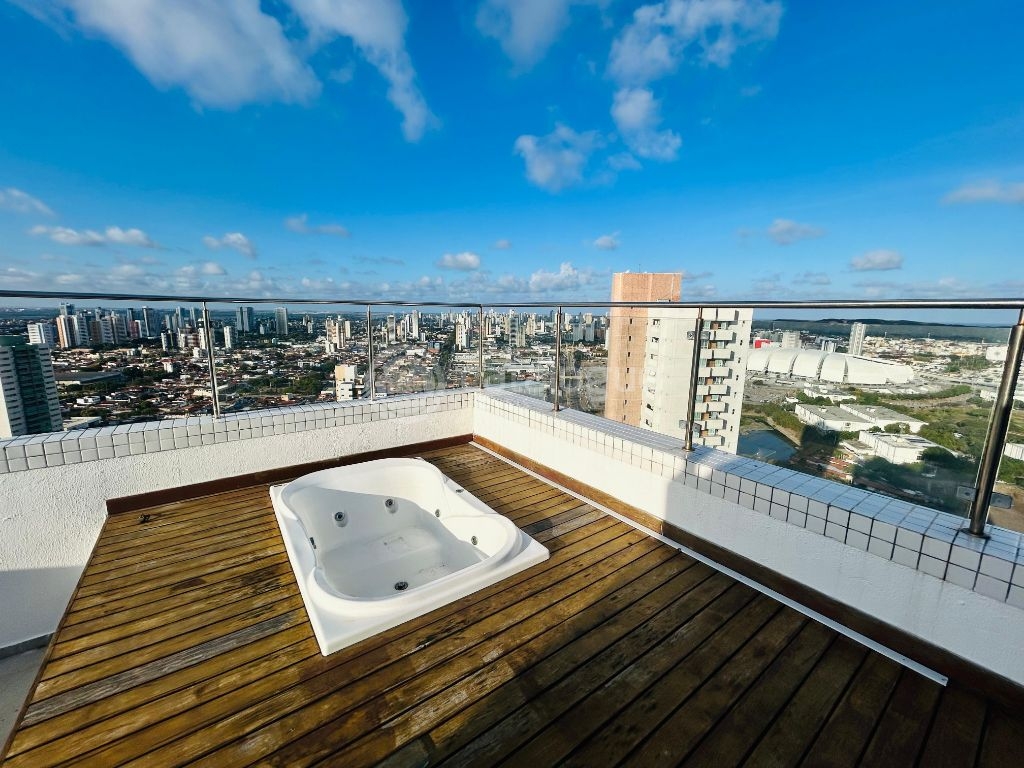 - Cobertura Duplex com 260m2 - 3 suites sendo 01 master com closet