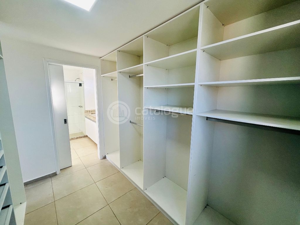 - Cobertura Duplex com 260m2 - 3 suites sendo 01 master com closet