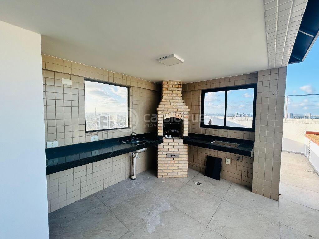 - Cobertura Duplex com 260m2 - 3 suites sendo 01 master com closet