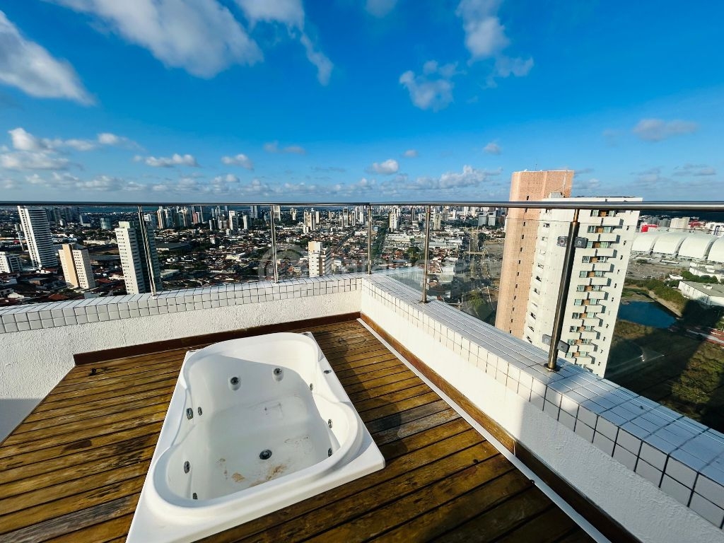 - Cobertura Duplex com 260m2 - 3 suites sendo 01 master com closet