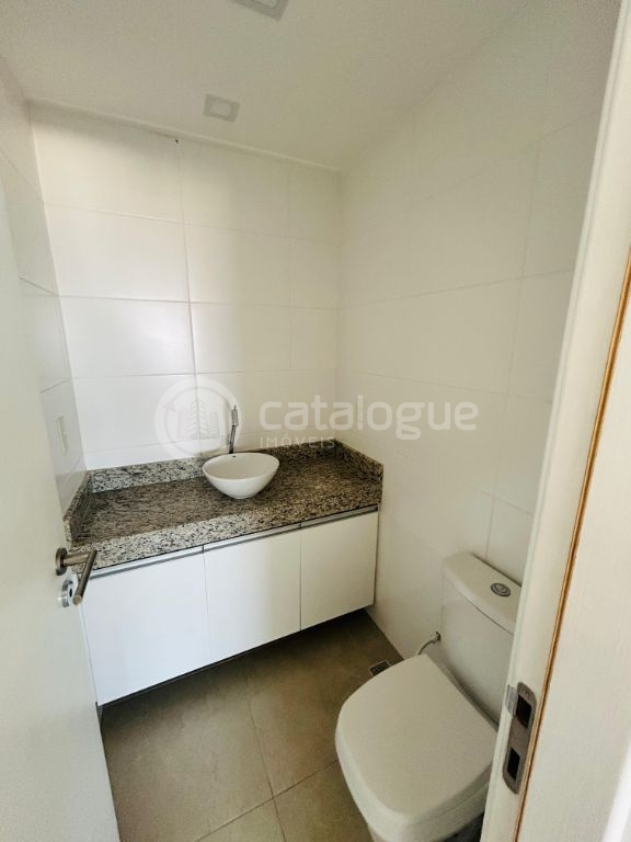 - Cobertura Duplex com 260m2 - 3 suites sendo 01 master com closet