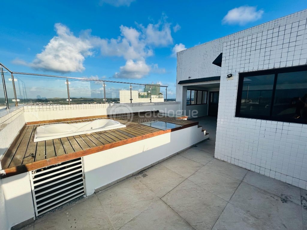 - Cobertura Duplex com 260m2 - 3 suites sendo 01 master com closet