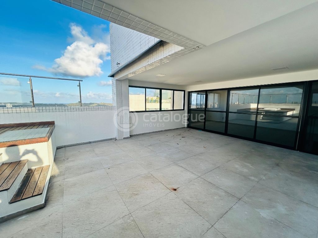 - Cobertura Duplex com 260m2 - 3 suites sendo 01 master com closet
