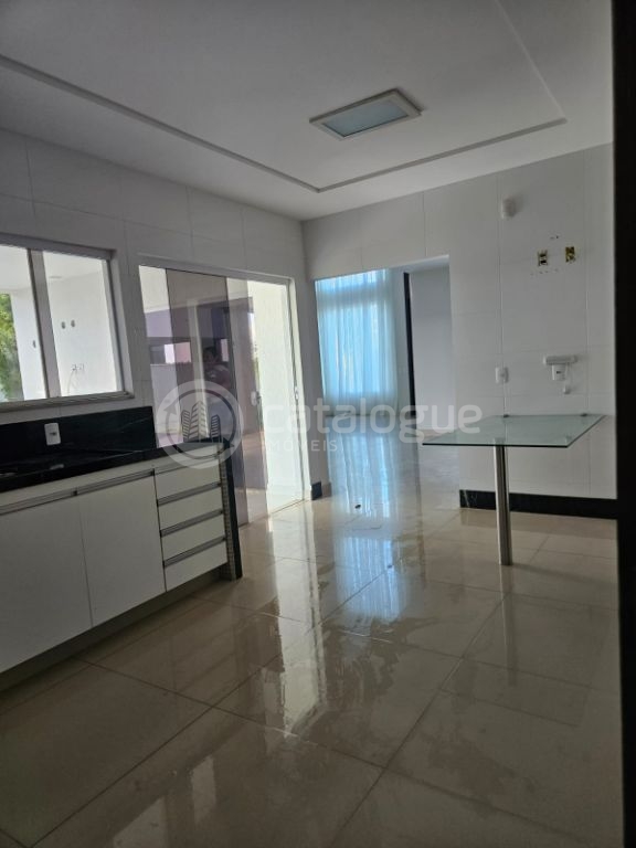 Alphaville - Luxuosa casa de 3 suítes à venda e locação no Condomínio do Pium, em Parnamirim