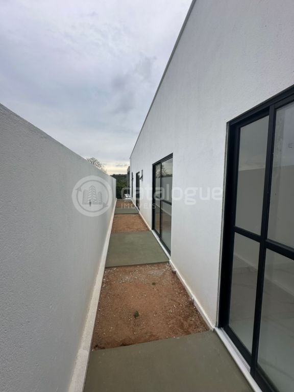Casa duplex - lado da sombra - yby natureza