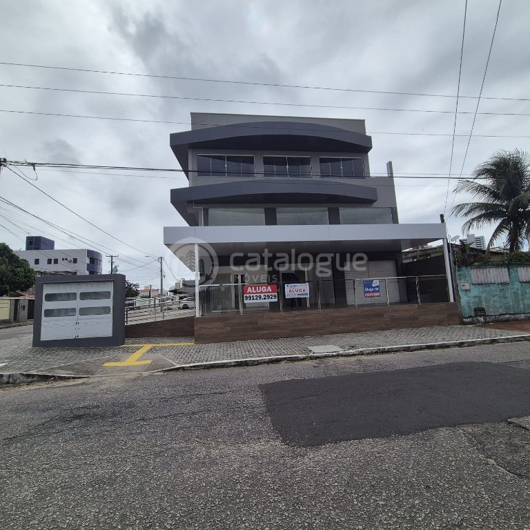 Alugo 9 salas comerciaide 24 e 18 m2 com banheiro e espaço pra cozinha