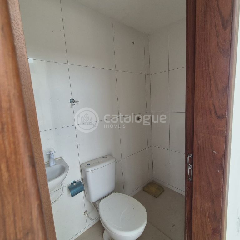 Alugo 9 salas comerciaide 24 e 18 m2 com banheiro e espaço pra cozinha