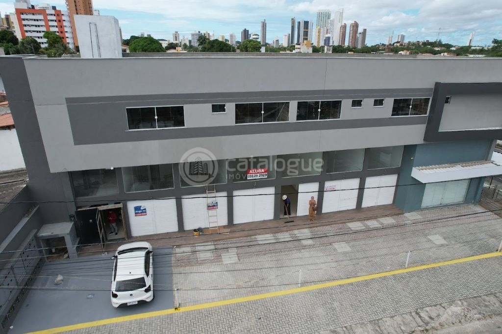Alugo 9 salas comerciaide 24 e 18 m2 com banheiro e espaço p