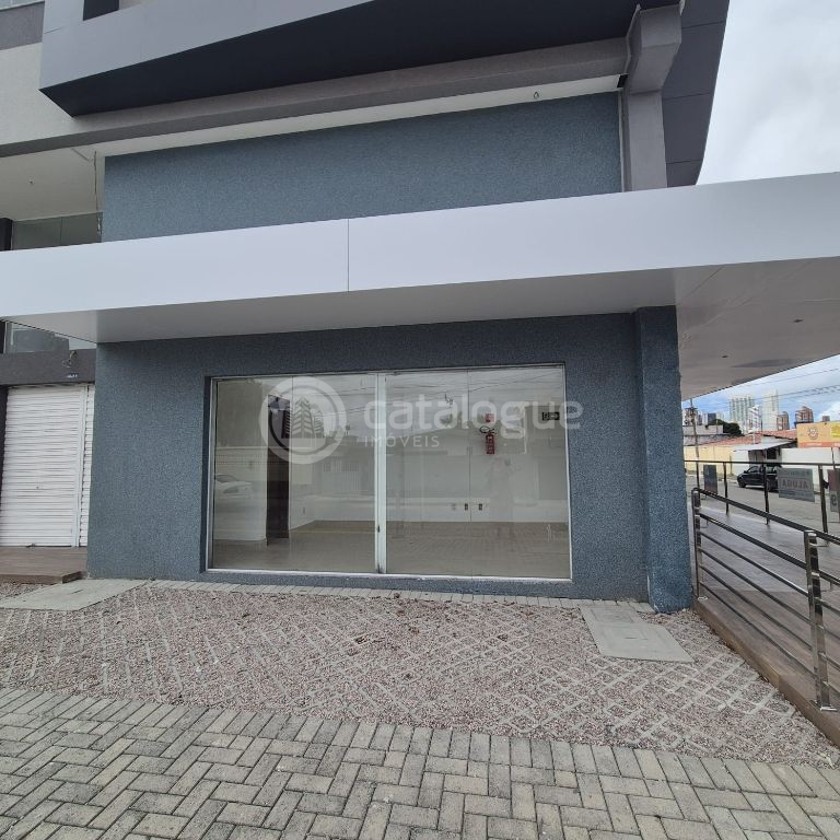 Alugo 9 salas comerciaide 24 e 18 m2 com banheiro e espaço pra cozinha