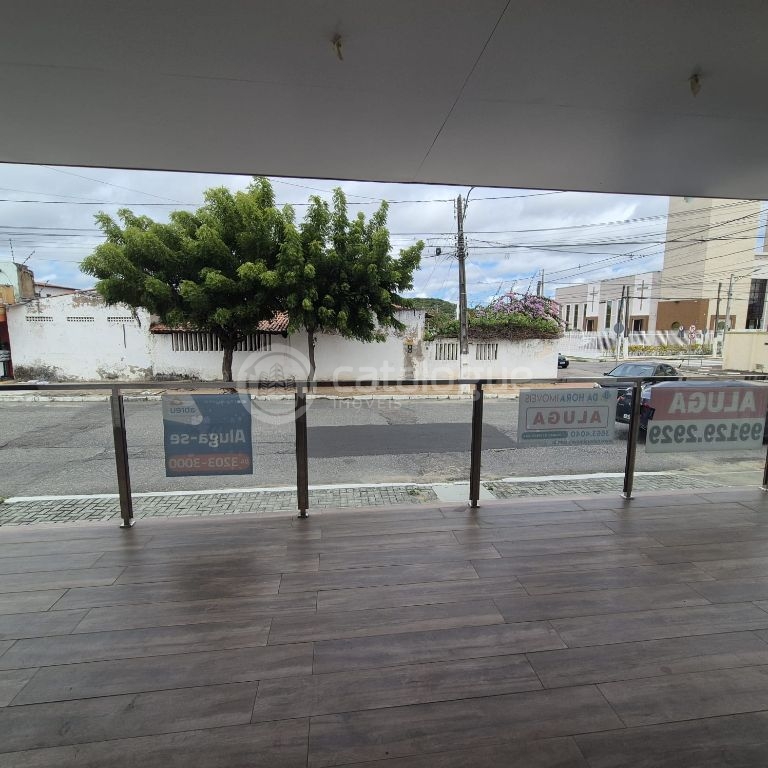 Alugo 9 salas comerciaide 24 e 18 m2 com banheiro e espaço pra cozinha
