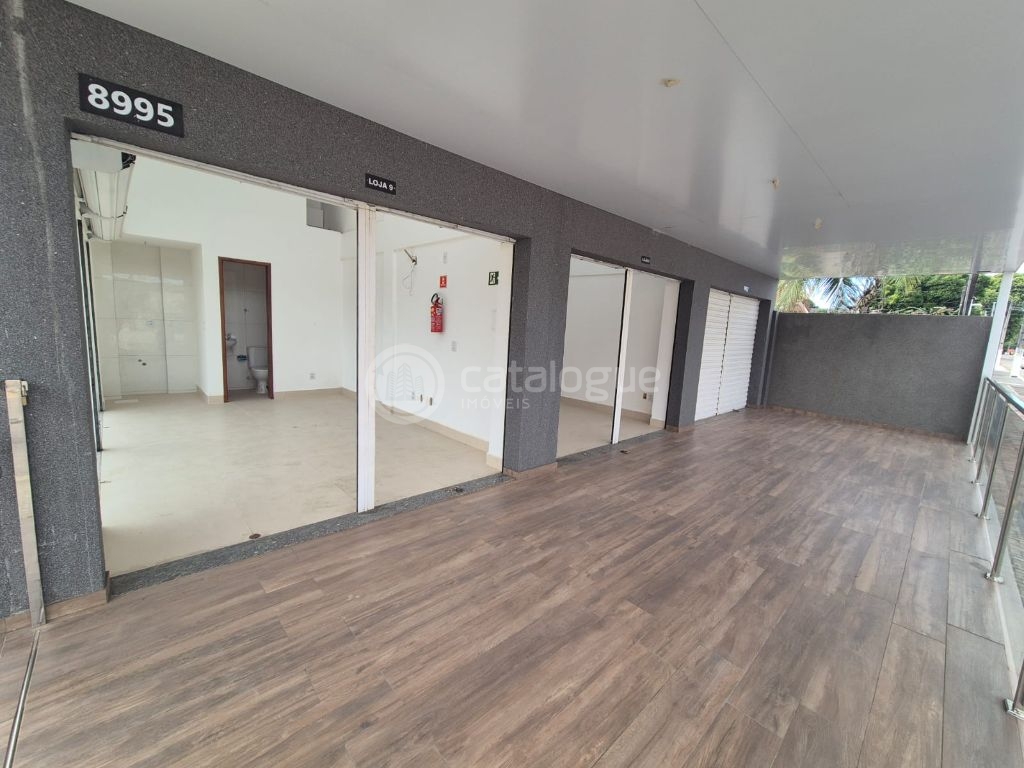 Alugo 9 salas comerciaide 24 e 18 m2 com banheiro e espaço pra cozinha