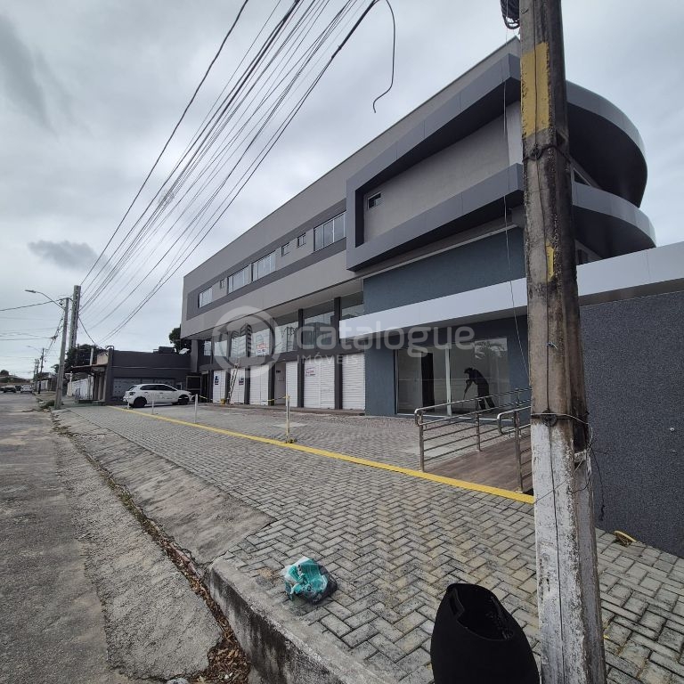 Alugo 9 salas comerciaide 24 e 18 m2 com banheiro e espaço pra cozinha