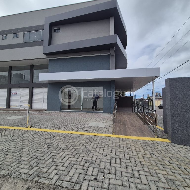 Alugo 9 salas comerciaide 24 e 18 m2 com banheiro e espaço pra cozinha