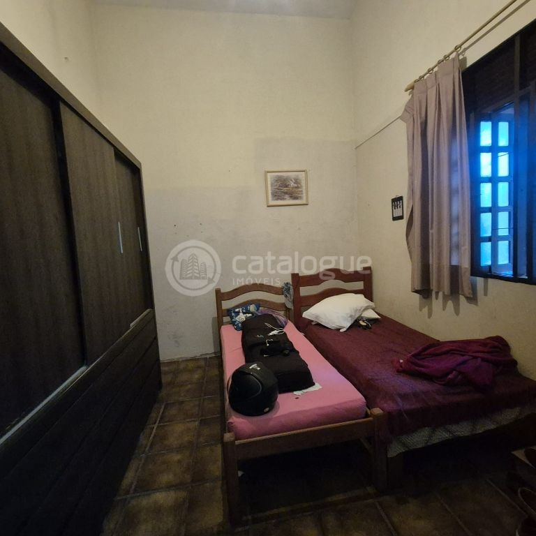 Venda de uma casa em Alagamra17 x 30 com 4 suítes, sala para 3 ambts, escritório, Dce, 1 Flat, Vagas de garagem