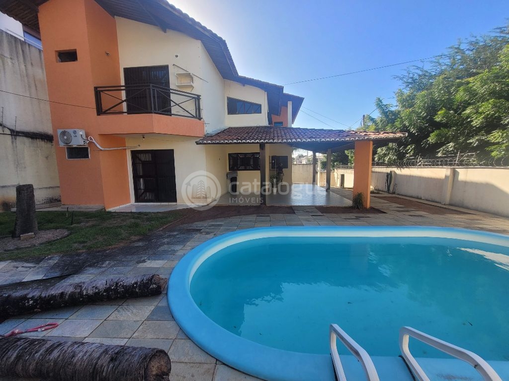 Casa à Venda Ampla, Moderna e Completa em Ponta negra