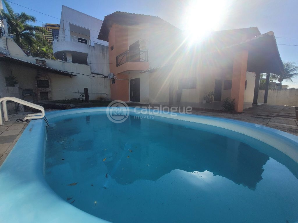 Casa à Venda Ampla, Moderna e Completa em Ponta negra