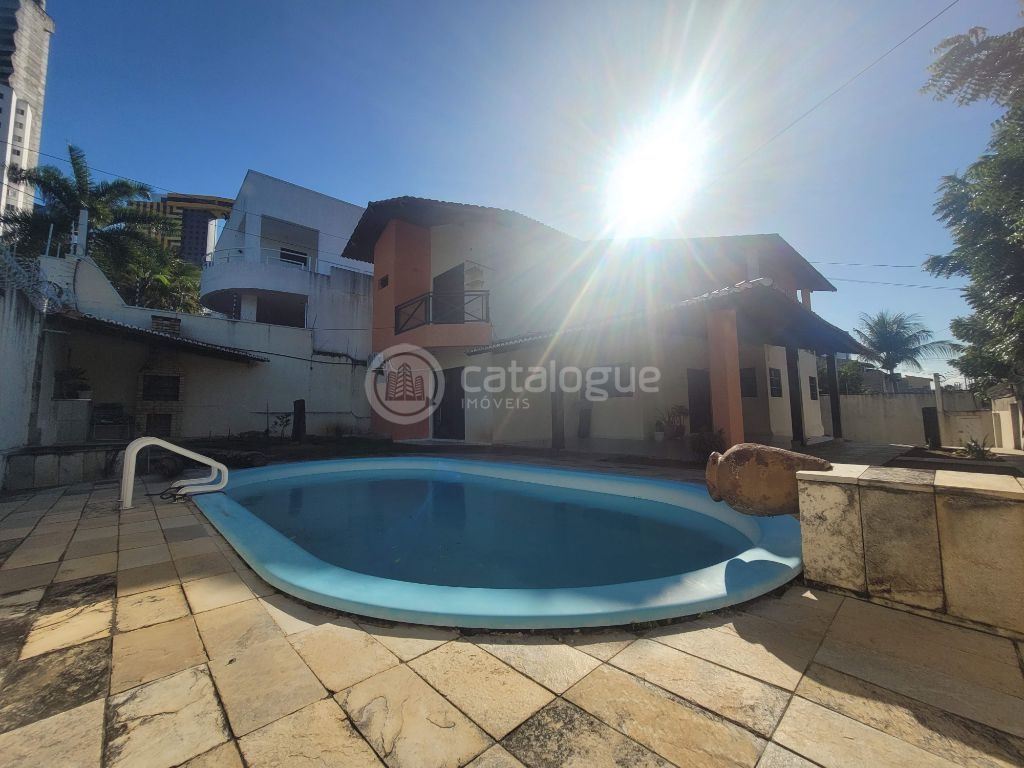 Casa à Venda Ampla, Moderna e Completa em Ponta negra