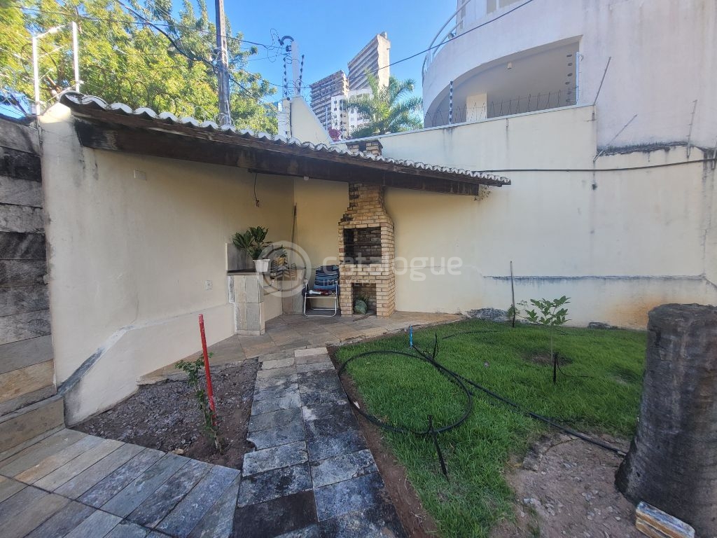 Casa à Venda Ampla, Moderna e Completa em Ponta negra