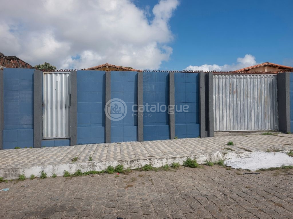 Casa Antiga com Potencial no Conjunto Ponta Negra