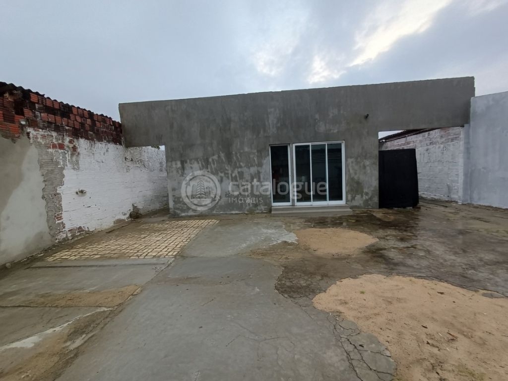 Casa Antiga com Potencial no Conjunto Ponta Negra