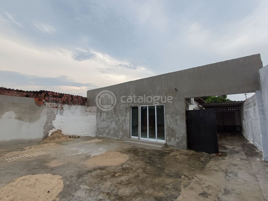 Casa Antiga com Potencial no Conjunto Ponta Negra
