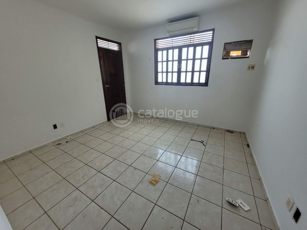 Amplo Ponto Comercial + Casa + Terreno à venda em Nova Parnamirim, Parnamirim, Tb Podendo alugar separadamente( Ponto e casa)