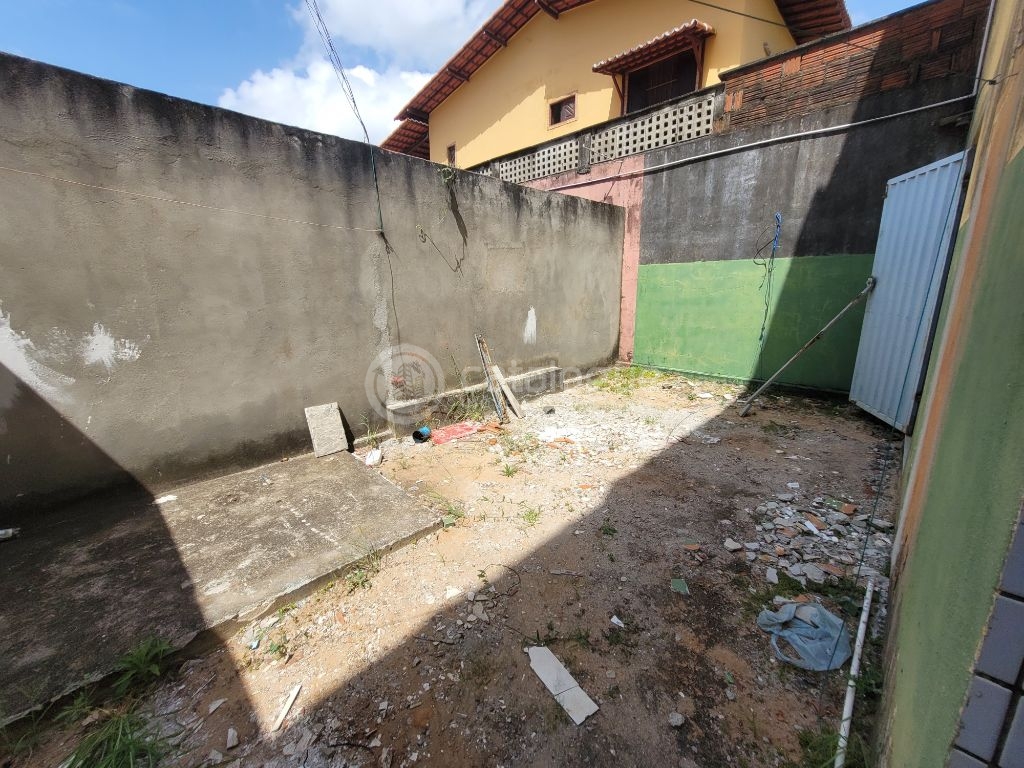 Amplo Ponto Comercial + Casa + Terreno à venda em Nova Parnamirim, Parnamirim, Tb Podendo alugar separadamente( Ponto e casa)