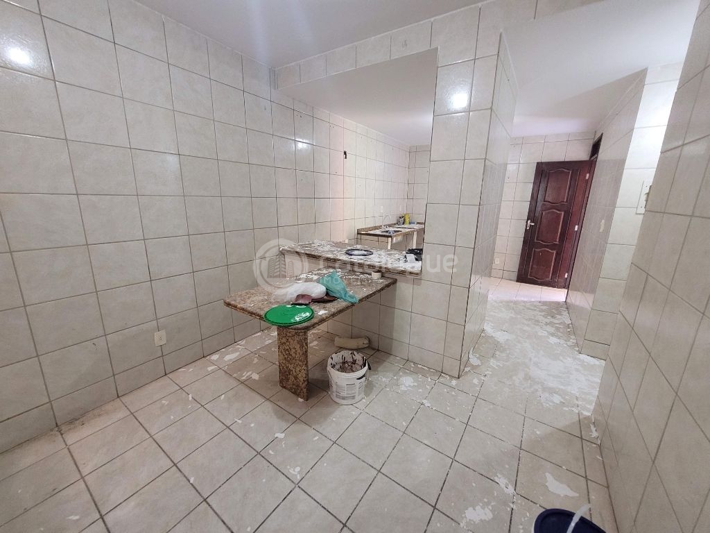 Amplo Ponto Comercial + Casa + Terreno à venda em Nova Parnamirim, Parnamirim, Tb Podendo alugar separadamente( Ponto e casa)