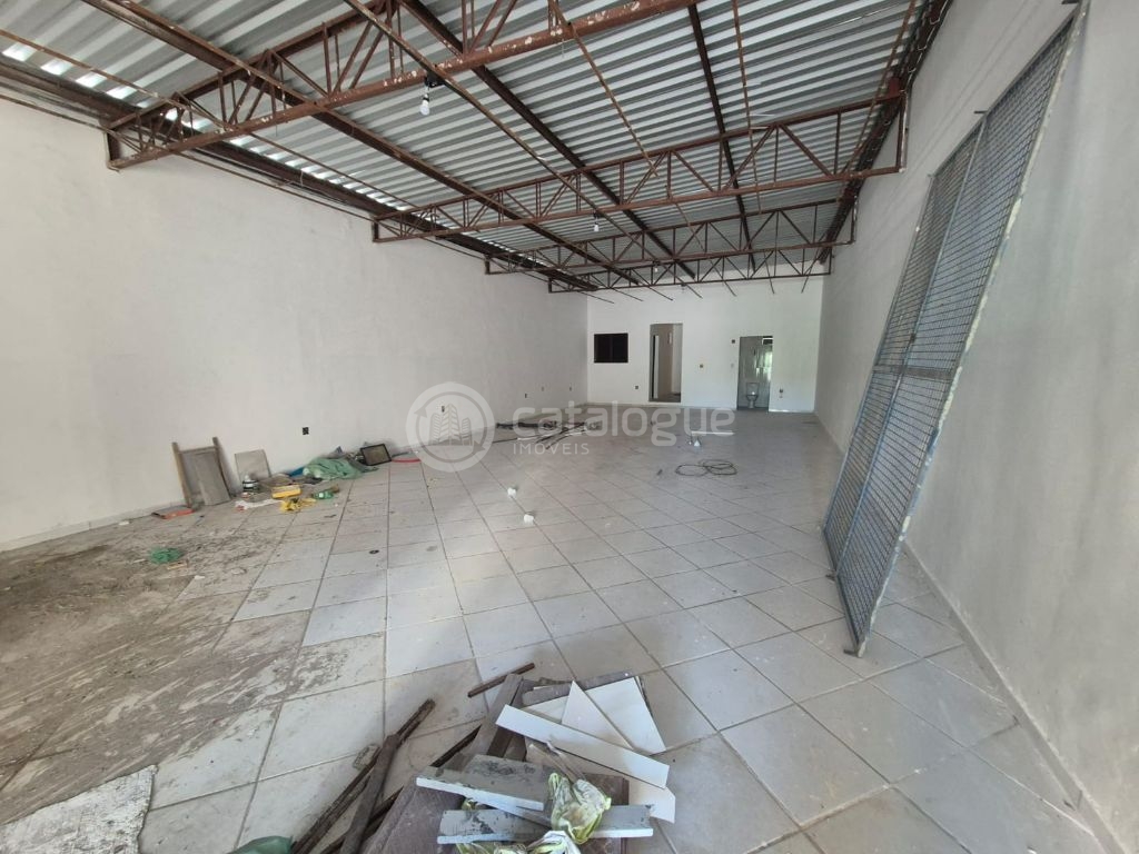 Amplo Ponto Comercial + Casa + Terreno à venda em Nova Parnamirim, Parnamirim, Tb Podendo alugar separadamente( Ponto e casa)