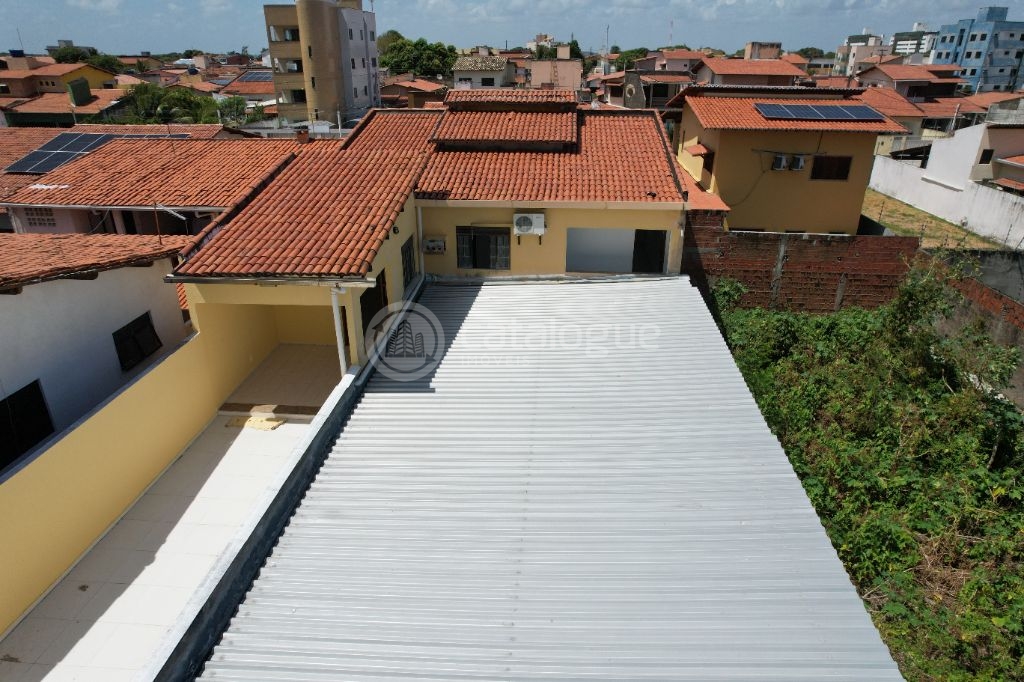 Amplo ponto comercial casa terreno à venda em nova parnamiri