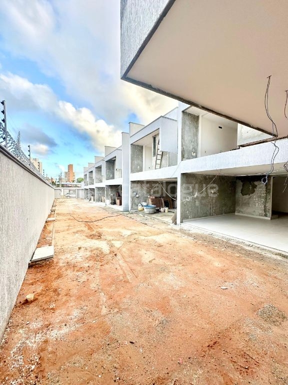 Lindas casas duplex em capim macio